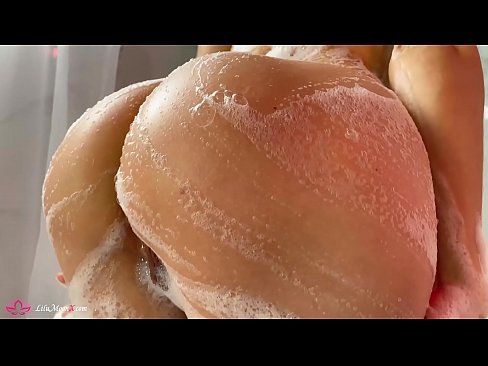 ❤️ Brunetta masturba la figa con il vibratore fino ad un intenso orgasmo sotto la doccia ❌ Porno fbal it.sexvideogif.ru ❌